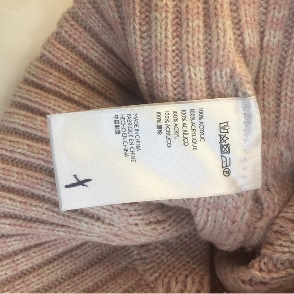 NEW Set in your dreams UO scarf Urban Outfitters Hat Scarf Fingerless Gloves main image 11